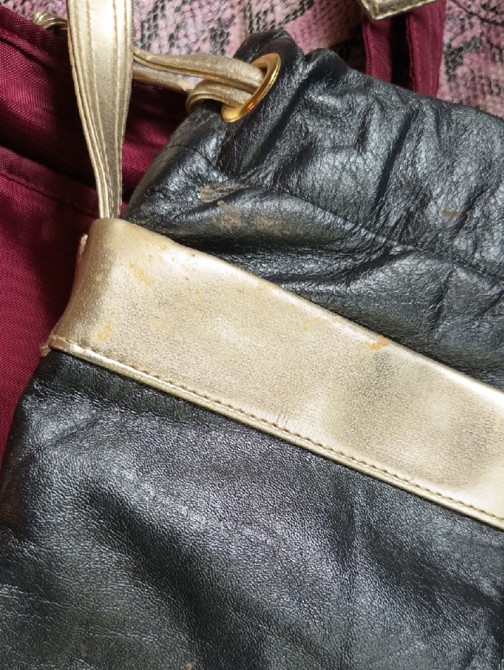 Lot Of 3 - Woven š¤/Gold Purse, B/W Leather Clutch, BCBG Pink/š¤ š-Skin Tote - Picture 3 of 15